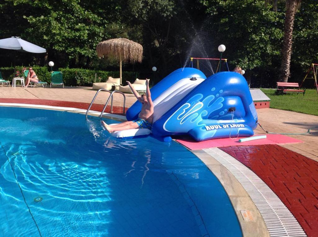 Damia Apts Hotel apartamentowy 2*
